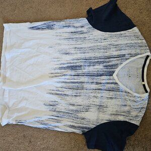 GUESS XXL Unique Designer T-Shirt Barely Worn